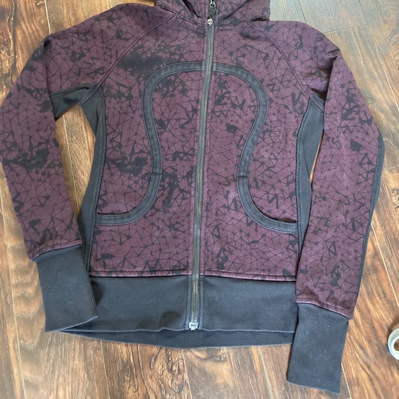 Lululemon Scuba II hoodie - Picture 6 of 6